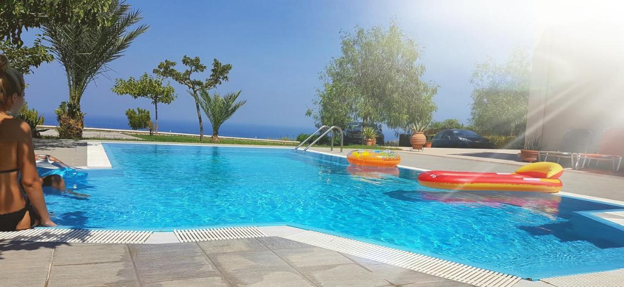 Villa Leyland Фаліракі Екстер'єр фото
